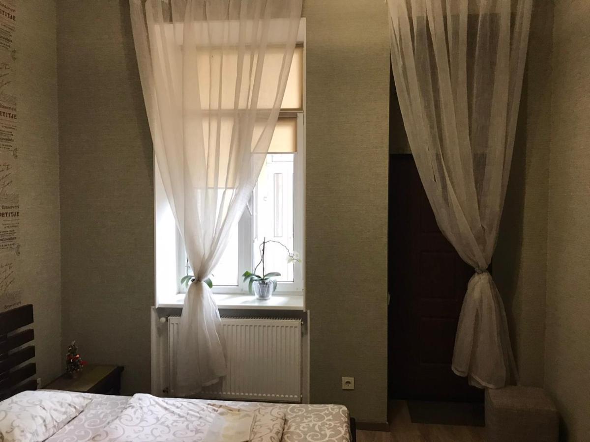 Hostel Q ,15 Хв До Жд Вокзалу リヴィウ エクステリア 写真